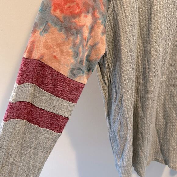 1.4.3. Story by Line Up Medium Pastel Abstract Animal Print Waffle Knit Top - Picture 6 of 8